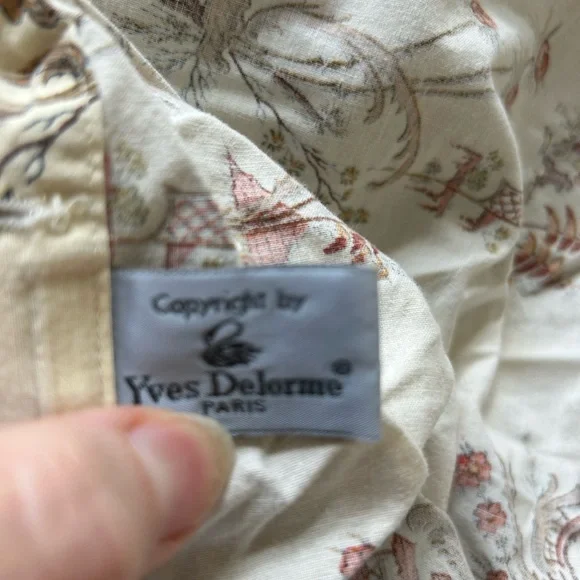 Yves Delores Vintage Style Patterned Fabric Duvet, 3 Matching King Cases - Picture 4 of 6